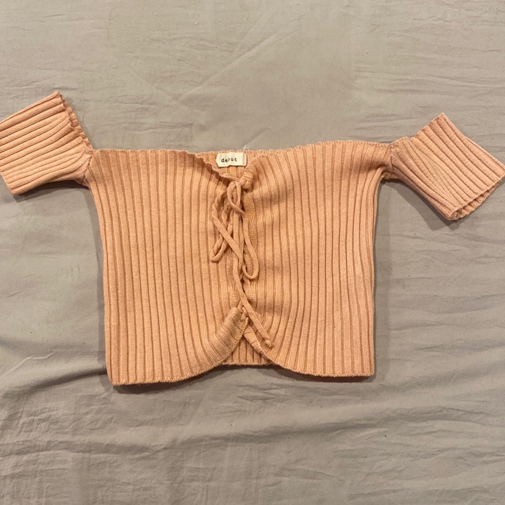 pink crop top